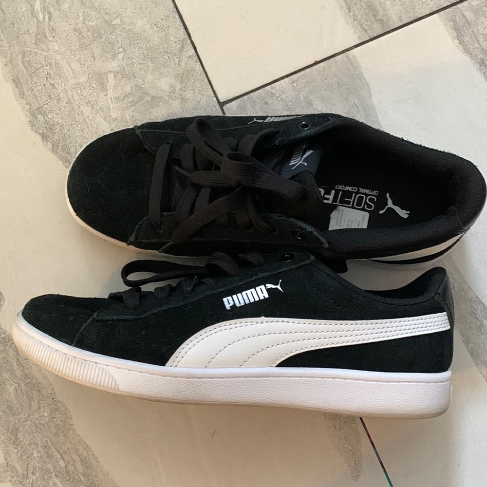 Black Suede Women’s Pumas